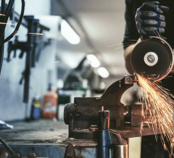 uso de amoladoras eléctricas en industrias